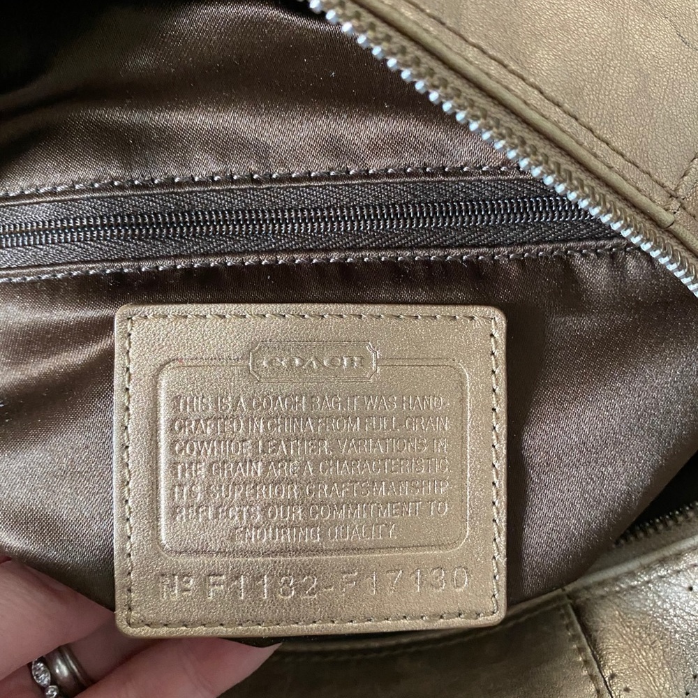 Coach leather signature purse - Picture 5 of 8